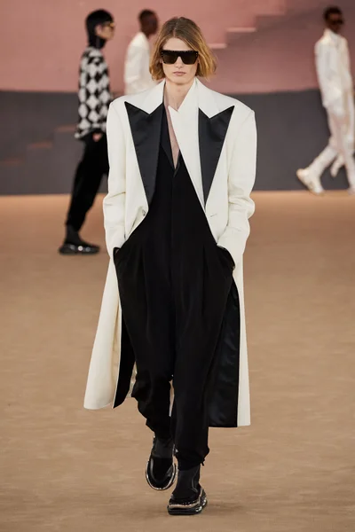 Look 53
